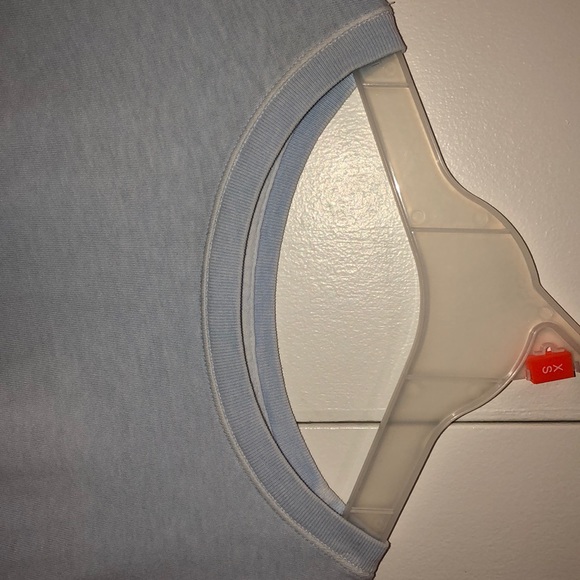 Hollister shirt!🤍 - Picture 3 of 4